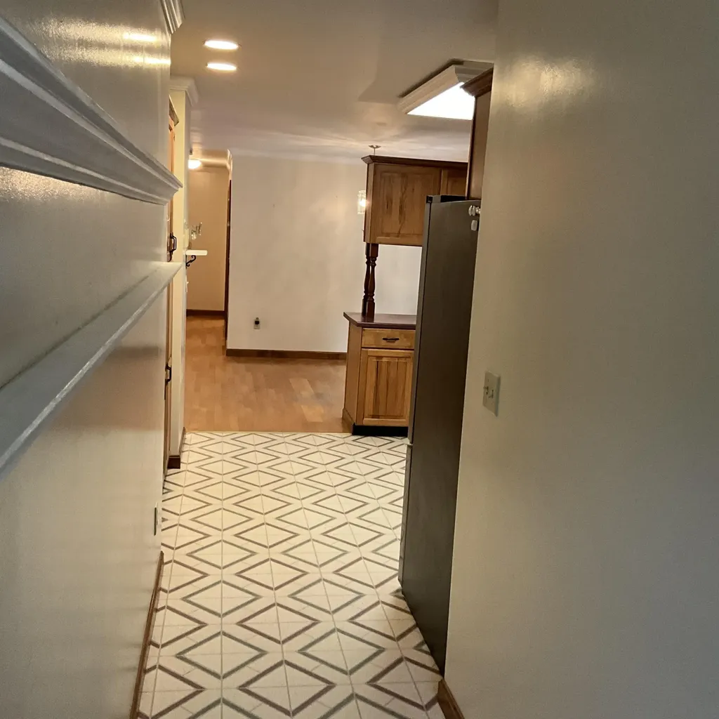 8 Cross Road Bradley ME 04411