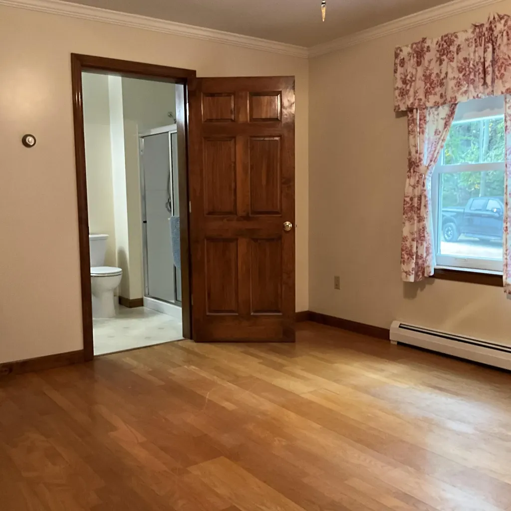 8 Cross Road Bradley ME 04411