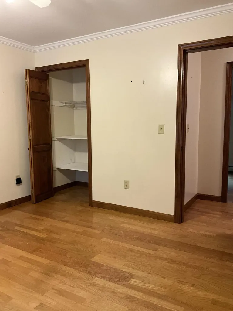 8 Cross Road Bradley ME 04411
