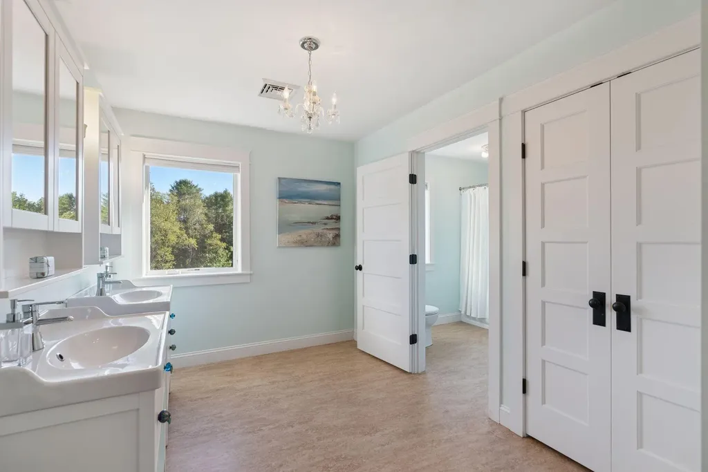 11 Orchard Hill Road Freeport ME 04032