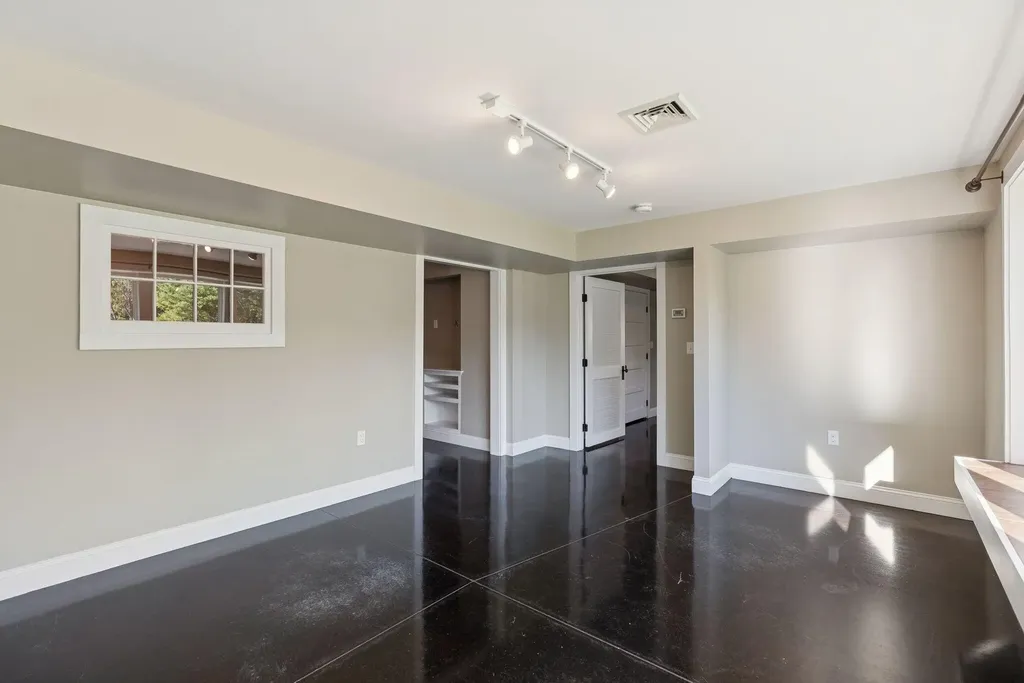 11 Orchard Hill Road Freeport ME 04032