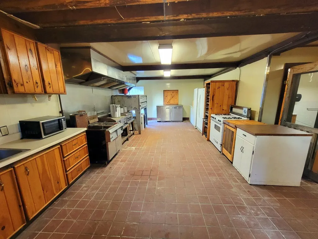 15 Jackson Hole Carthage ME 04224