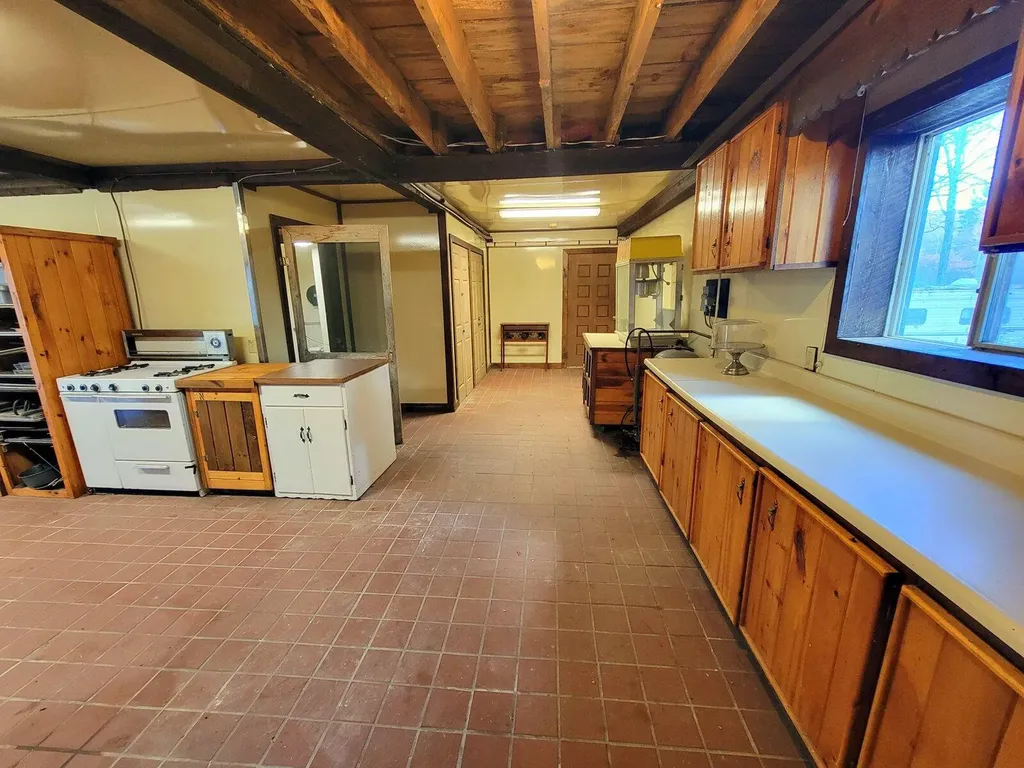 15 Jackson Hole Carthage ME 04224