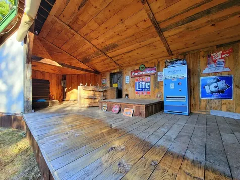 15 Jackson Hole Carthage ME 04224