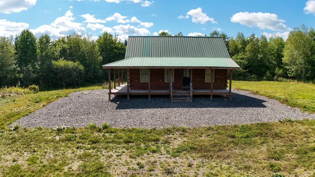 1968 State Highway 193 Highway Beddington ME 04622