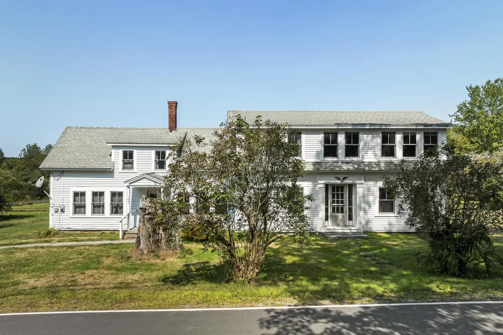145 Huddle Road Bristol ME 04554