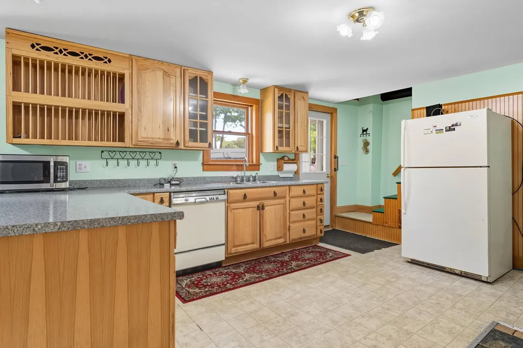 2 Thundercastle Road Readfield ME 04355