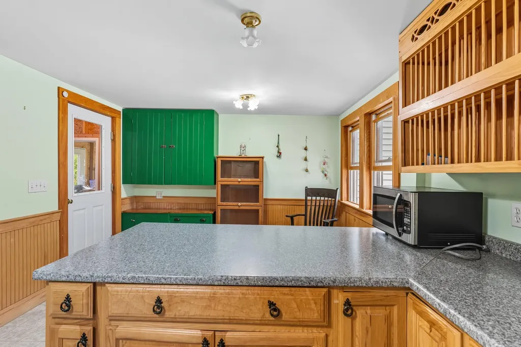 2 Thundercastle Road Readfield ME 04355