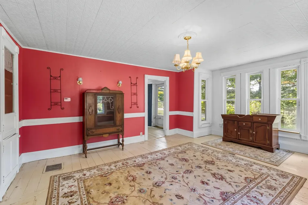 2 Thundercastle Road Readfield ME 04355