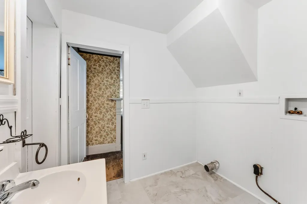 2 Thundercastle Road Readfield ME 04355