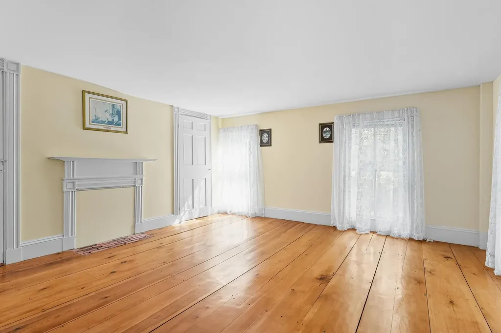 2 Thundercastle Road Readfield ME 04355