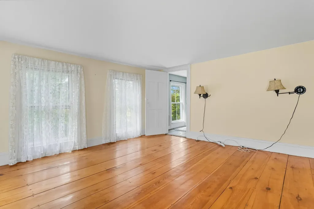 2 Thundercastle Road Readfield ME 04355