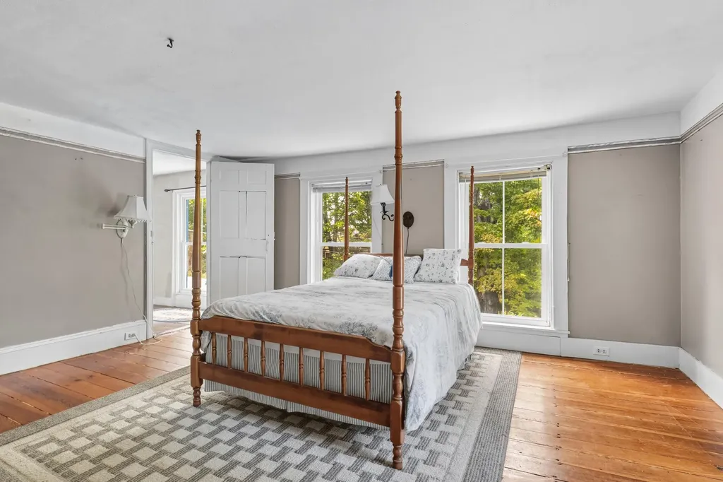 2 Thundercastle Road Readfield ME 04355