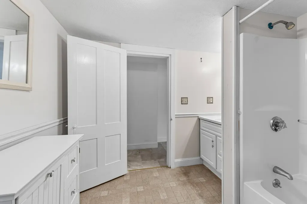 2 Thundercastle Road Readfield ME 04355
