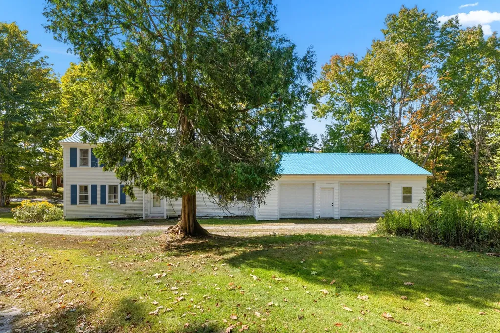2 Thundercastle Road Readfield ME 04355