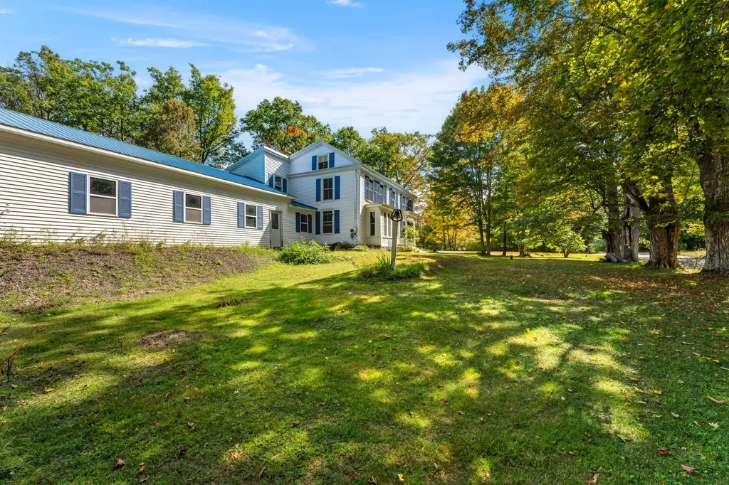 2 Thundercastle Road Readfield ME 04355
