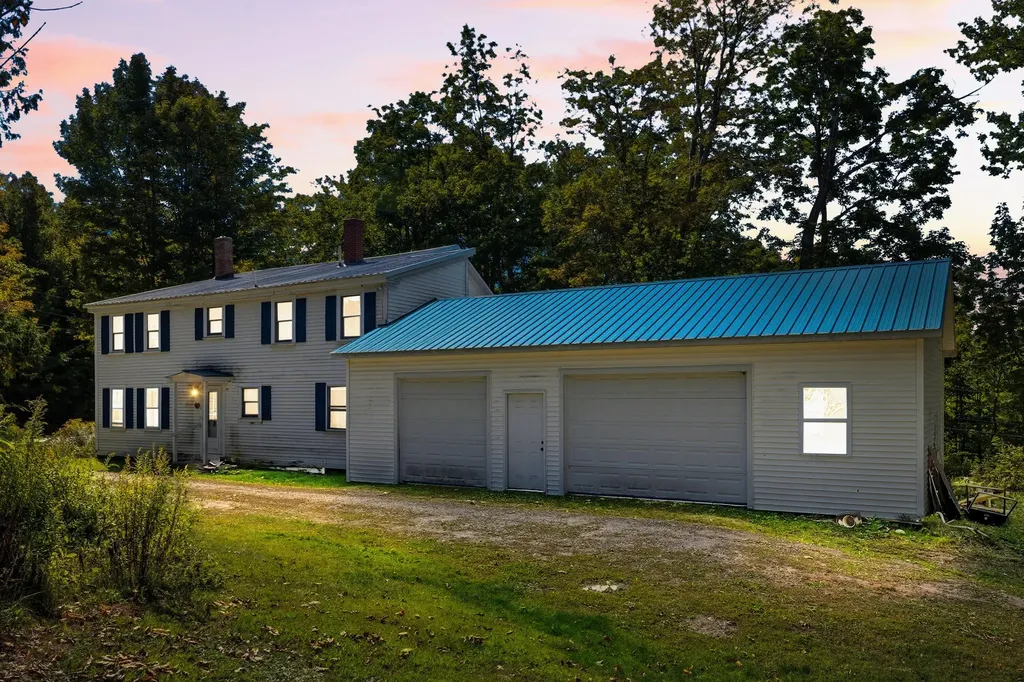 2 Thundercastle Road Readfield ME 04355