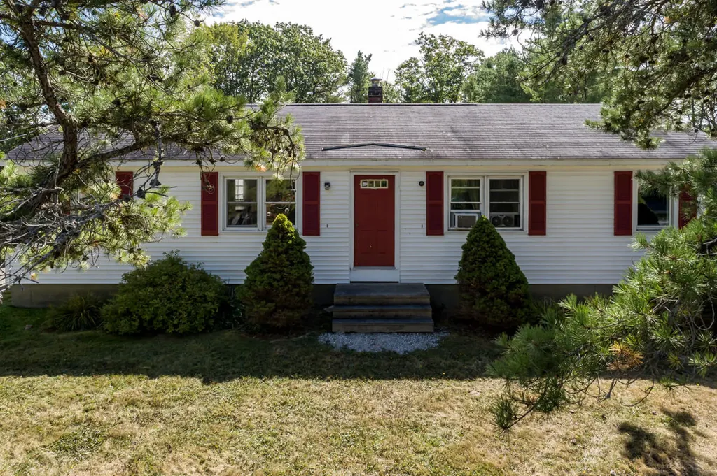 60 Burnell Drive Yarmouth ME 04096