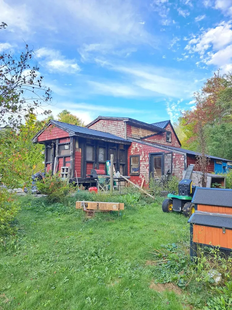 4 Bowen Road Searsport ME 04974
