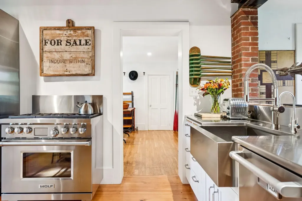 51 Pleasant Street Yarmouth ME 04096