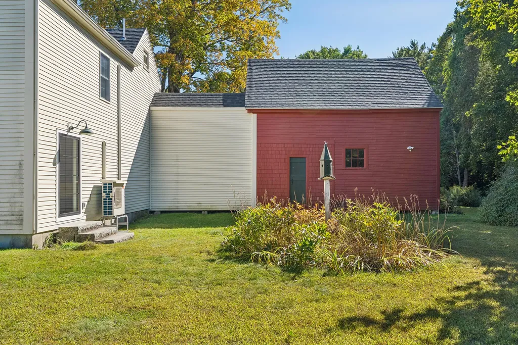 51 Pleasant Street Yarmouth ME 04096