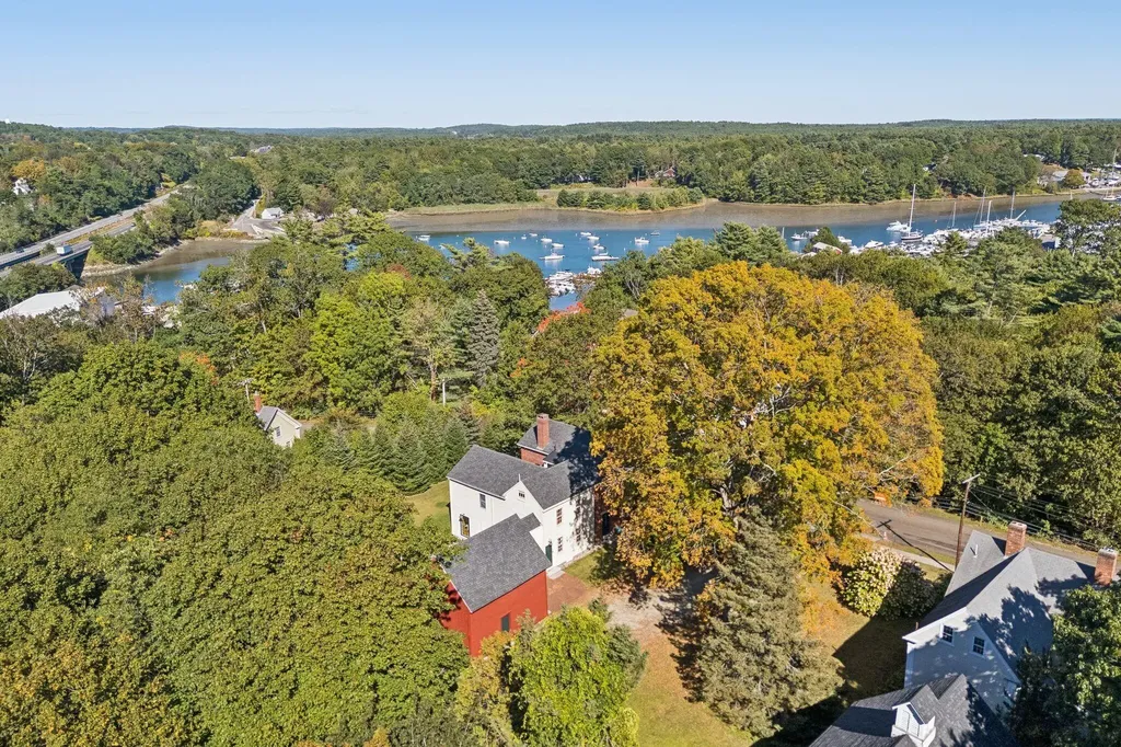 51 Pleasant Street Yarmouth ME 04096