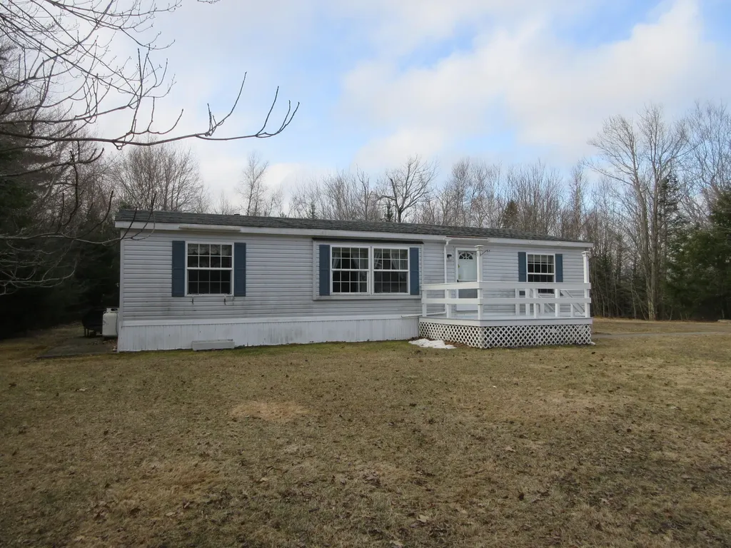 17 Stony Ridge Drive Washington ME 04574