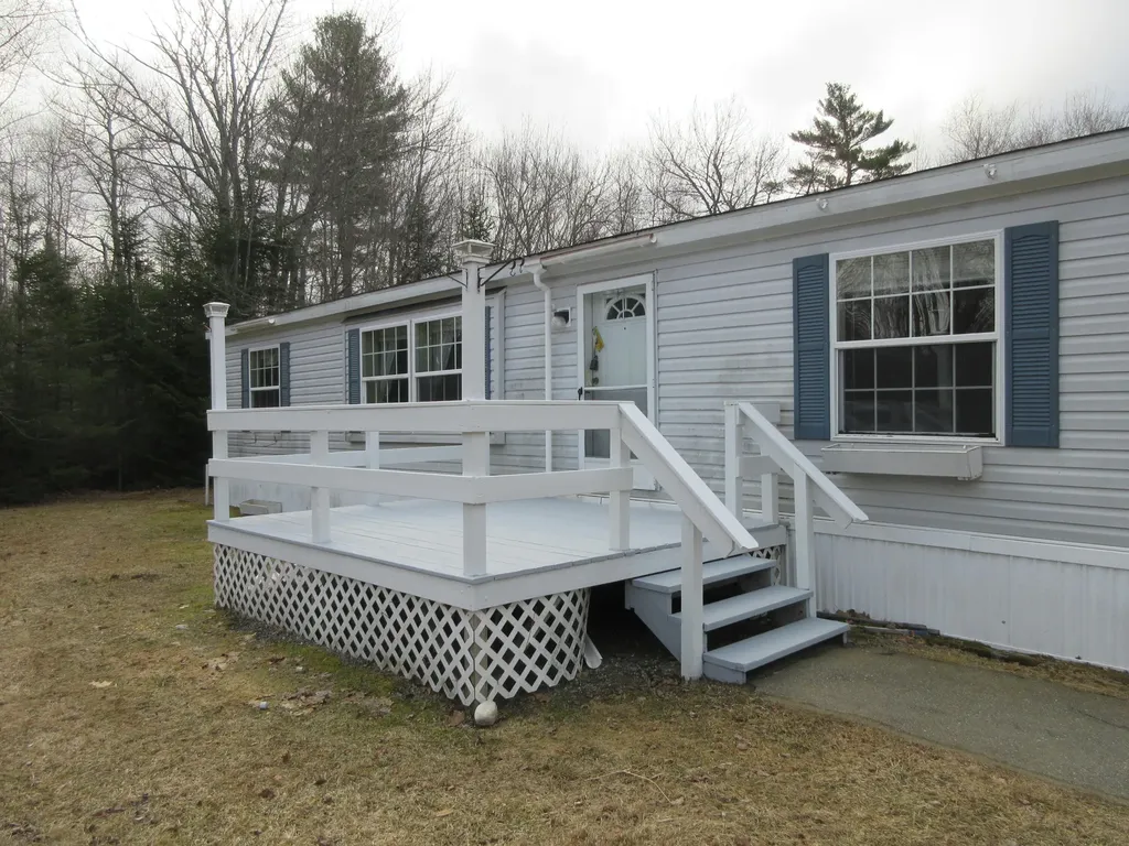 17 Stony Ridge Drive Washington ME 04574