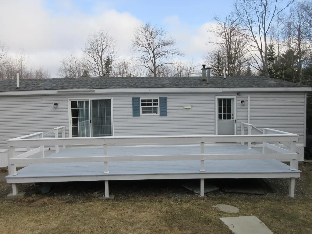 17 Stony Ridge Drive Washington ME 04574