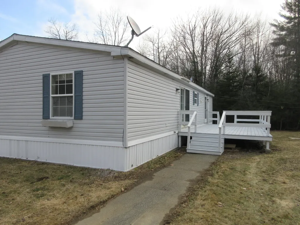 17 Stony Ridge Drive Washington ME 04574