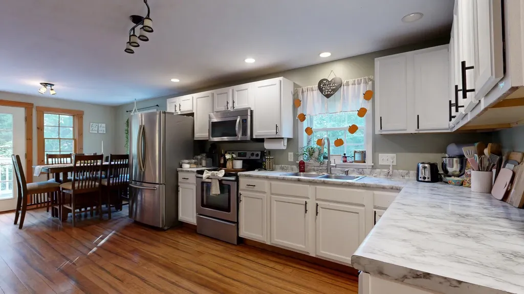73 Colonial Circle Harrison ME 04040