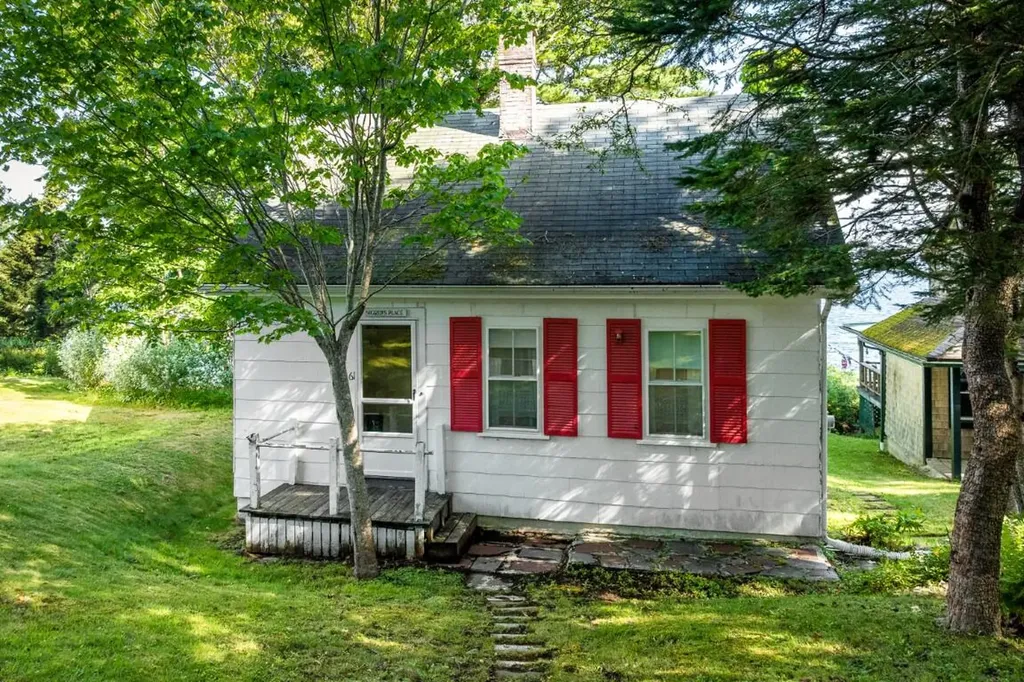 61 Van Horn Road Boothbay ME 04544