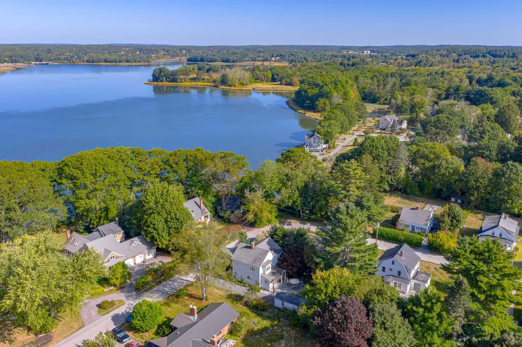 6 Tidewater Cove Falmouth ME 04105