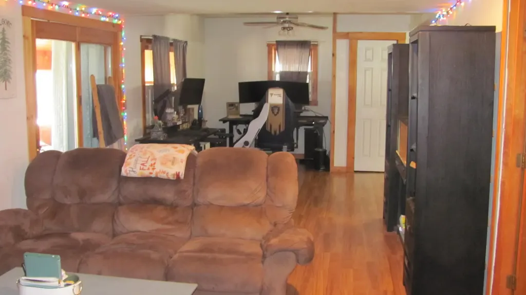 23 Mefford Lane Paris ME 04281