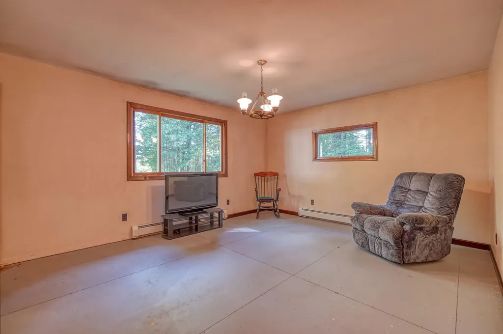 262 Hill Road Clinton ME 04927