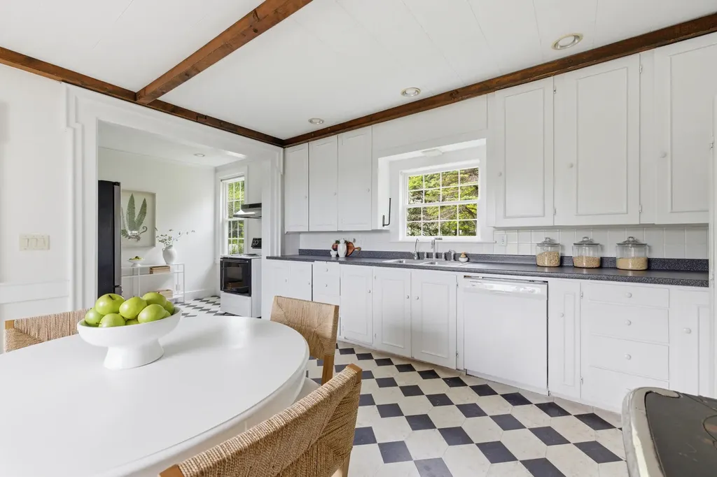 550 Main Road Phippsburg ME 04562