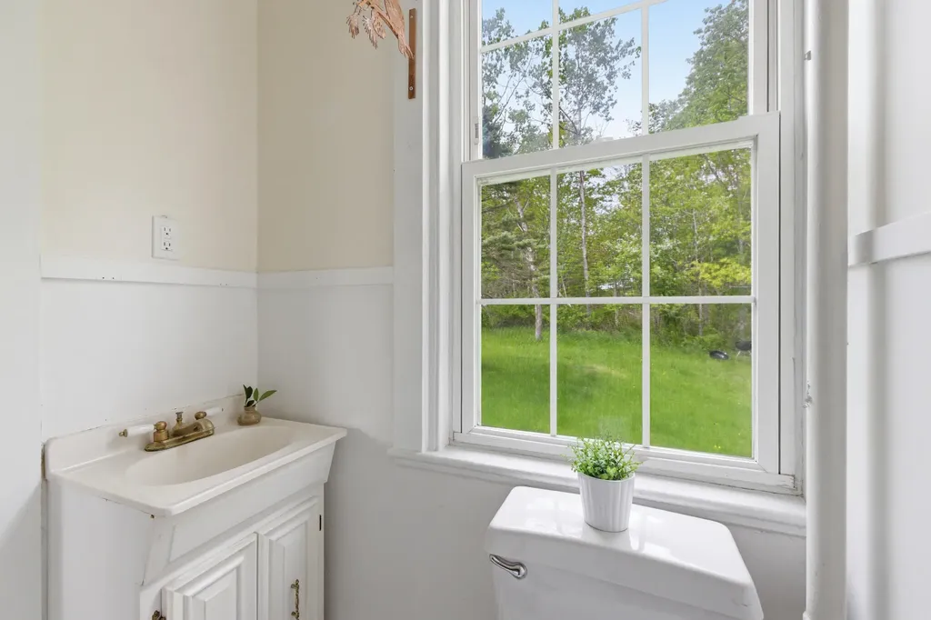 550 Main Road Phippsburg ME 04562