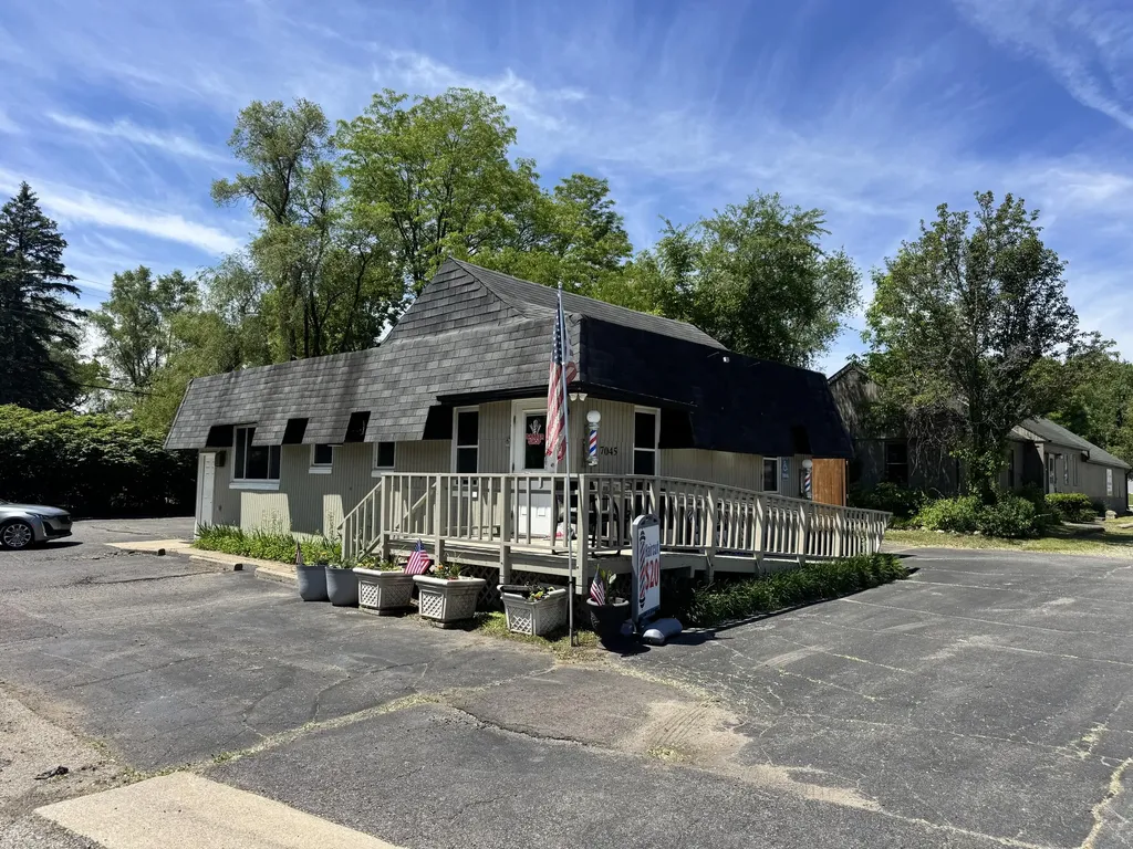 7045 Cooley Lake Road West Bloomfield Charter Township MI 48324
