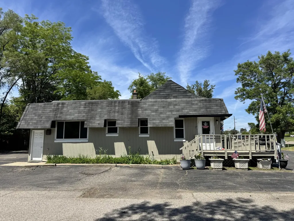 7045 Cooley Lake Road West Bloomfield Charter Township MI 48324