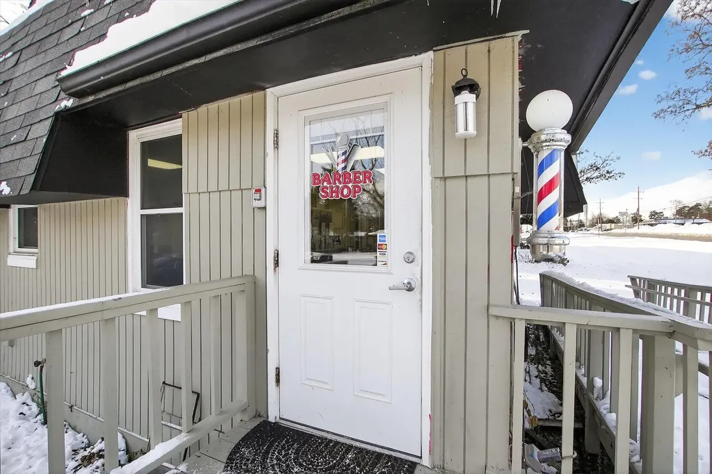 7045 Cooley Lake Road West Bloomfield Charter Township MI 48324