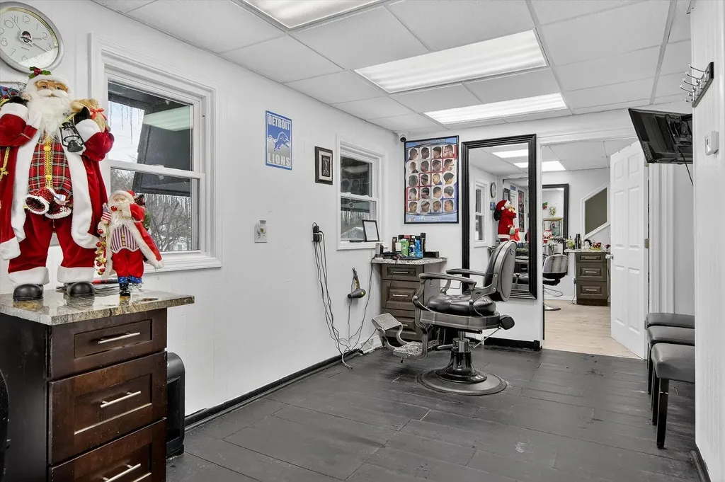 7045 Cooley Lake Road West Bloomfield Charter Township MI 48324