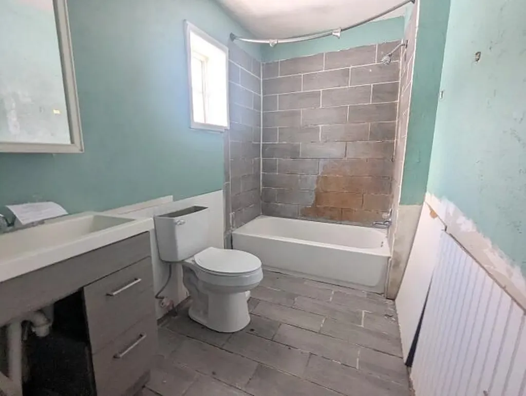 3428 W Jolly Road Lansing City MI 48911