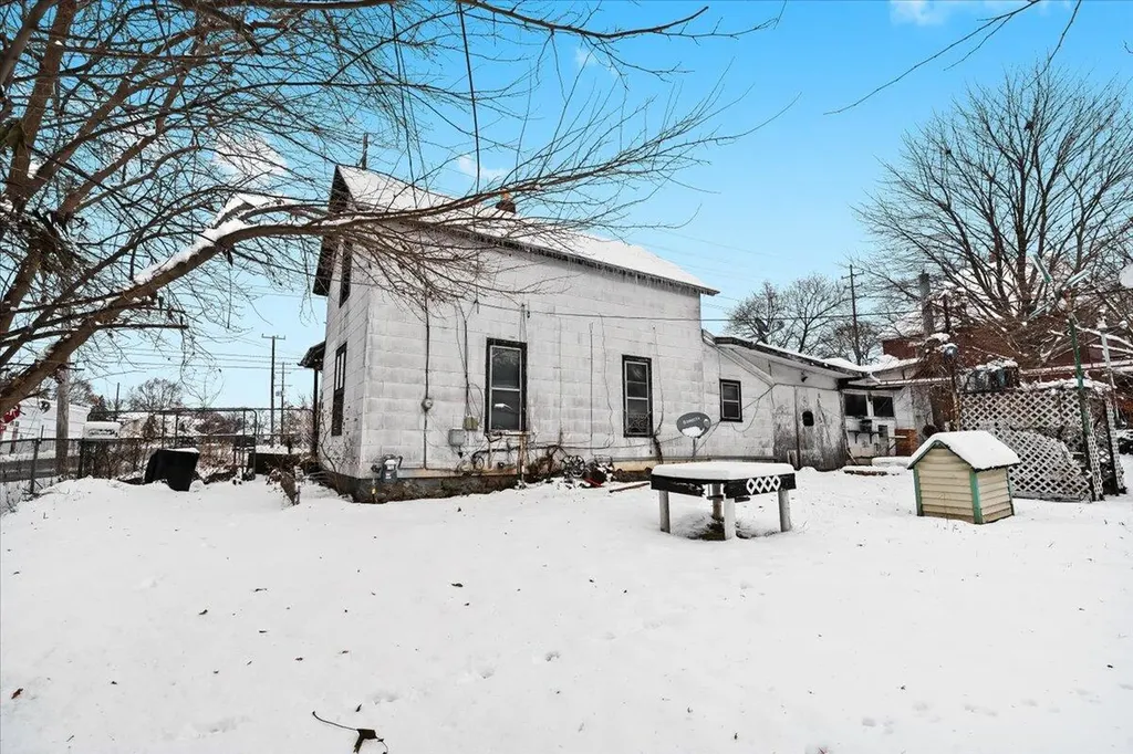 162 Edison Street Pontiac City MI 48342