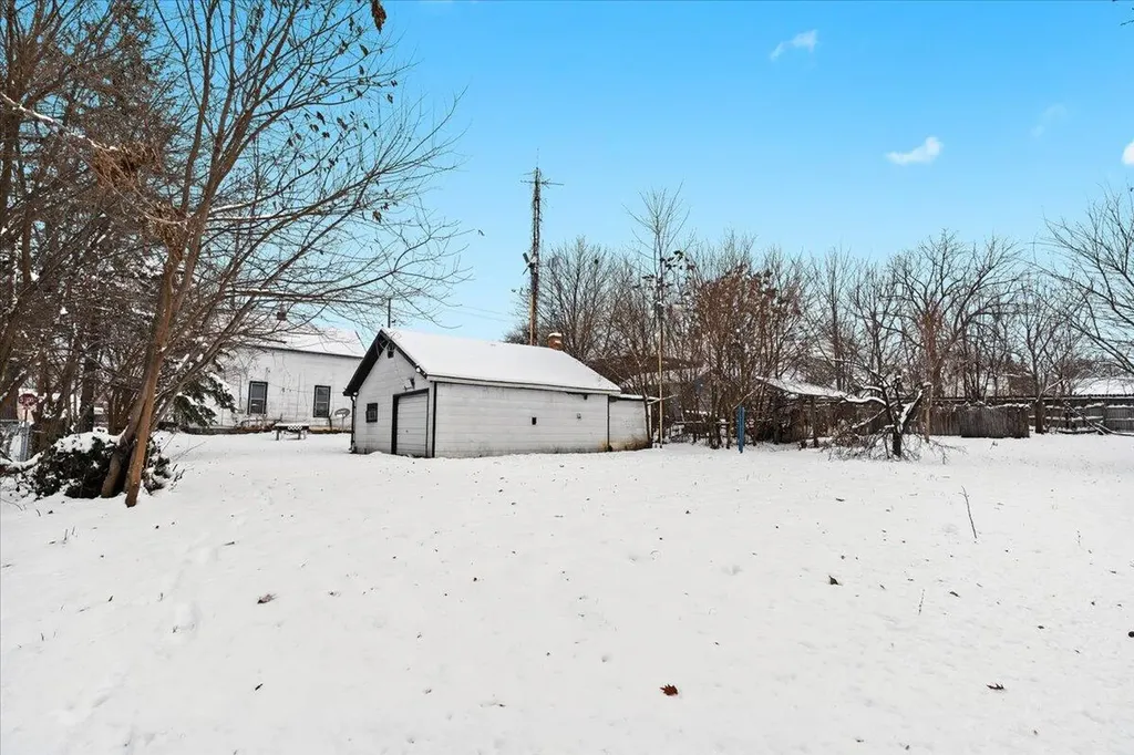 162 Edison Street Pontiac City MI 48342