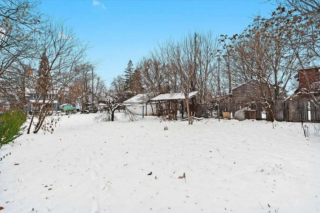 162 Edison Street Pontiac City MI 48342