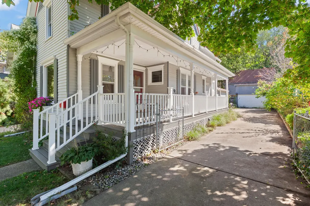 612 N Clinton Street Adrian City MI 49221