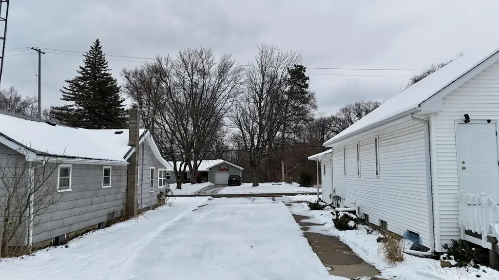 526 Fairyland Avenue Leoni Township MI 49202