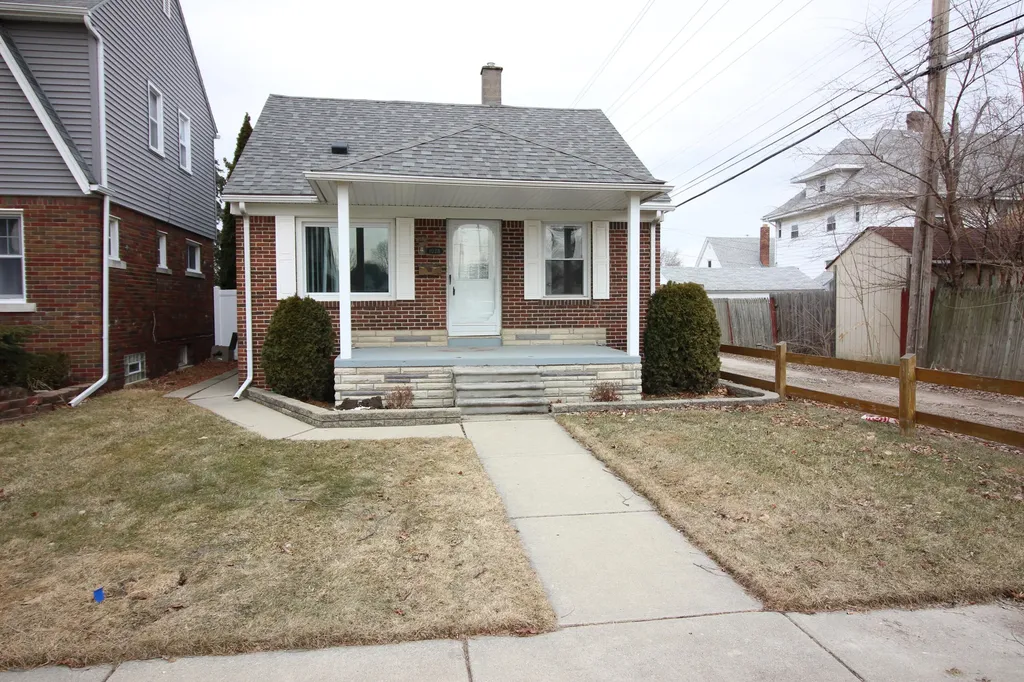 1028 Mollno Street Wyandotte City MI 48192