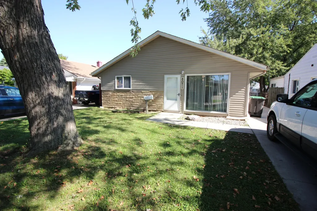 8071 Roosevelt Street Taylor City MI 48180