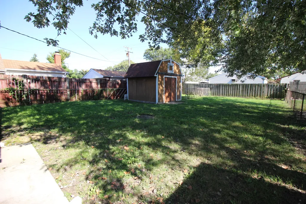 8071 Roosevelt Street Taylor City MI 48180